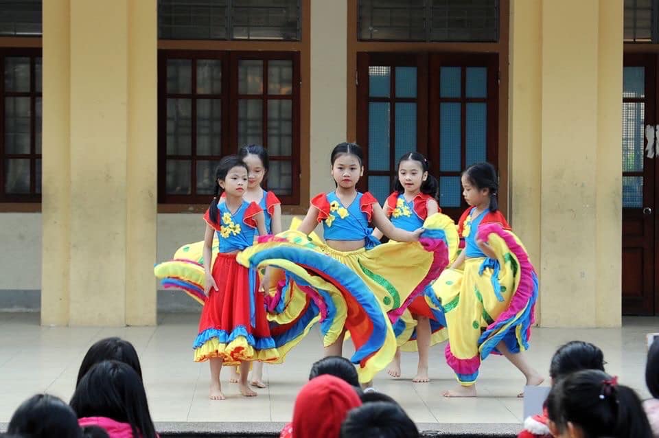 Trường Tiểu học Hưng Dũng 1 đã tổ chức chương trình Chào Xuân 2020